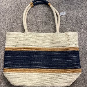 Brand new gap straw bag!